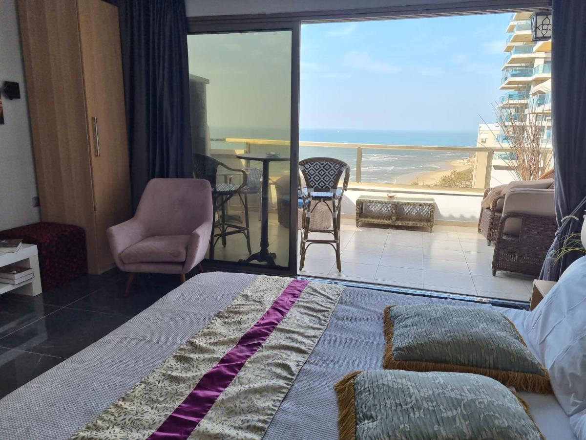 Penthouse Apartment On The Beach Bat Yam Exterior foto