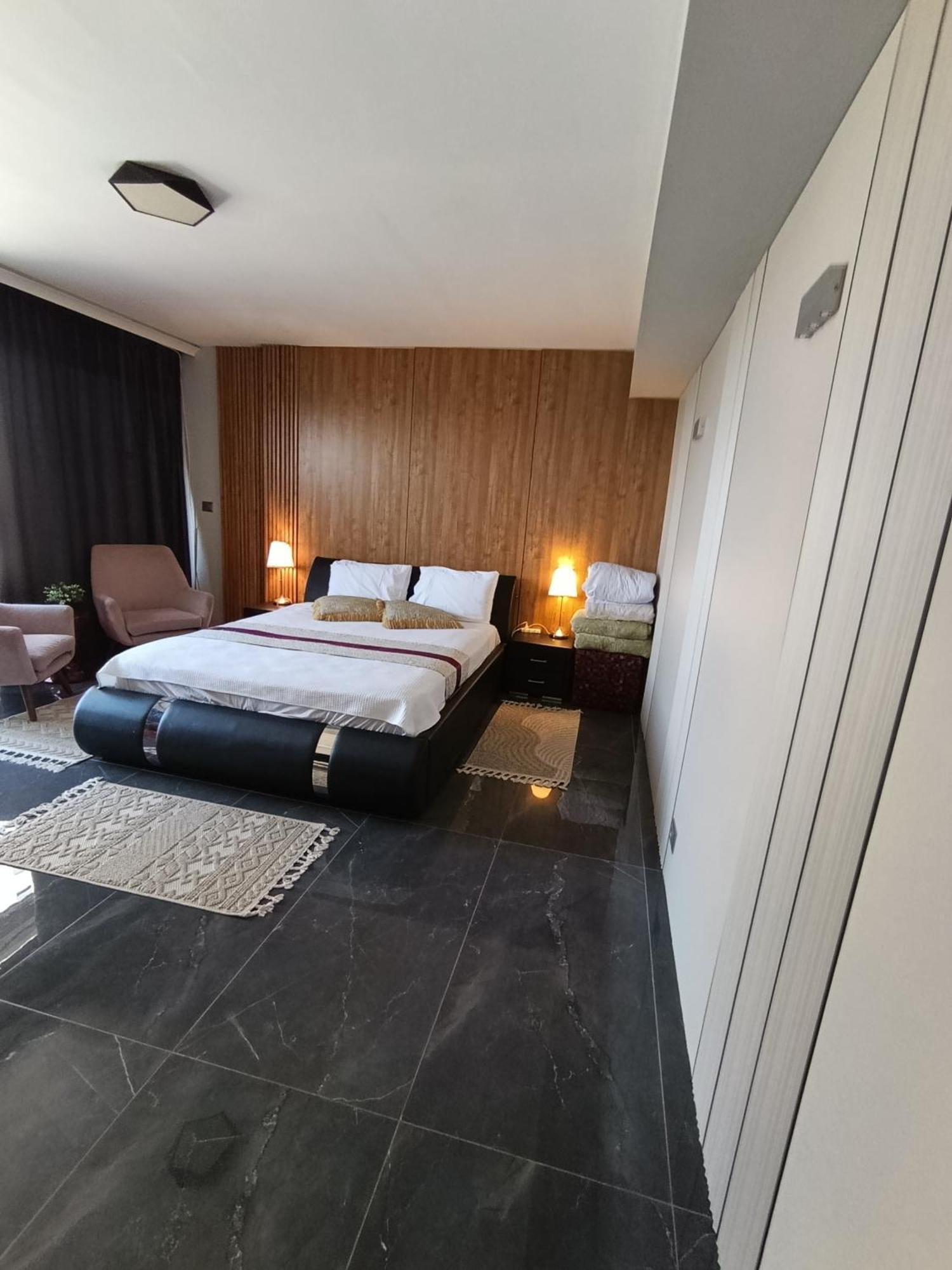 Penthouse Apartment On The Beach Bat Yam Exterior foto