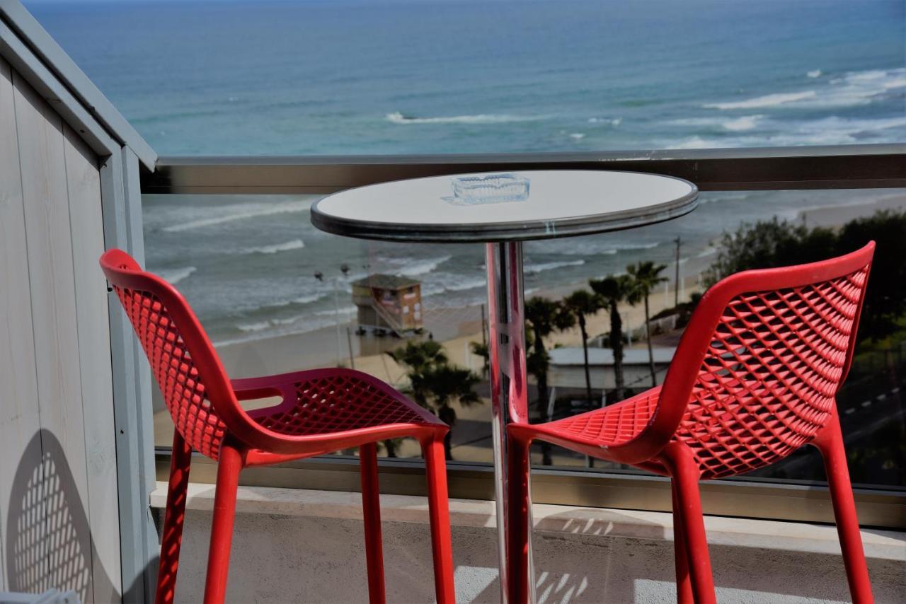 Penthouse Apartment On The Beach Bat Yam Exterior foto