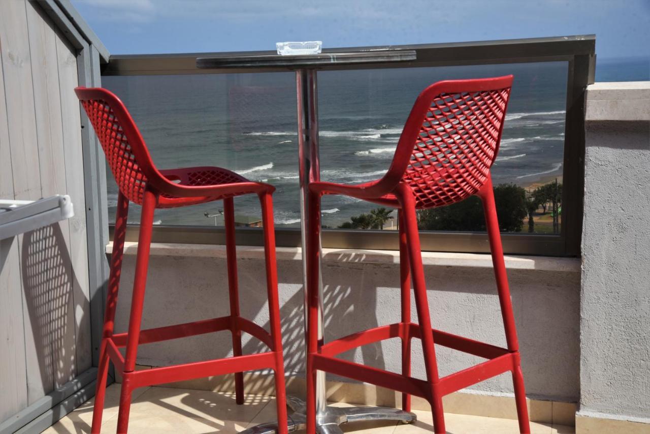 Penthouse Apartment On The Beach Bat Yam Exterior foto