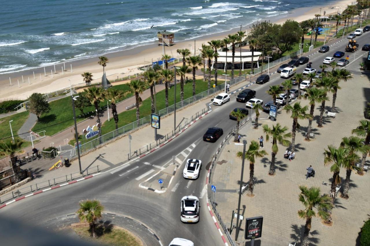 Penthouse Apartment On The Beach Bat Yam Exterior foto
