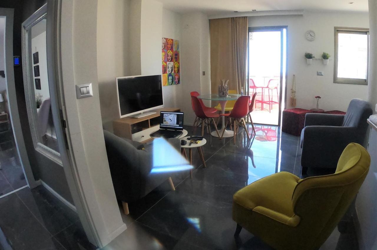 Penthouse Apartment On The Beach Bat Yam Exterior foto