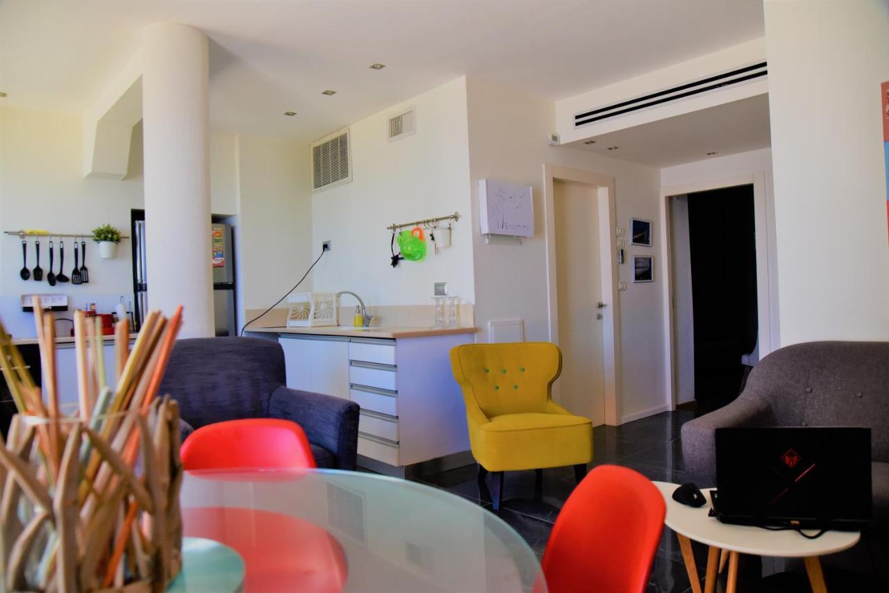 Penthouse Apartment On The Beach Bat Yam Exterior foto